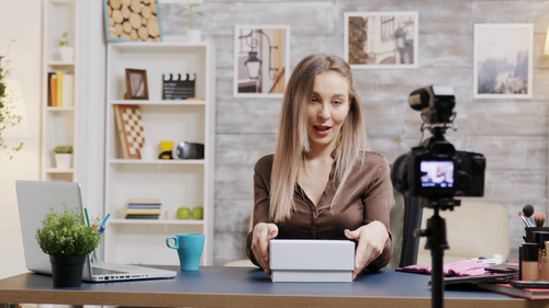 famous-beauty-influencer-recording-unboxing-video-for-her-vlog-creative-content-creator